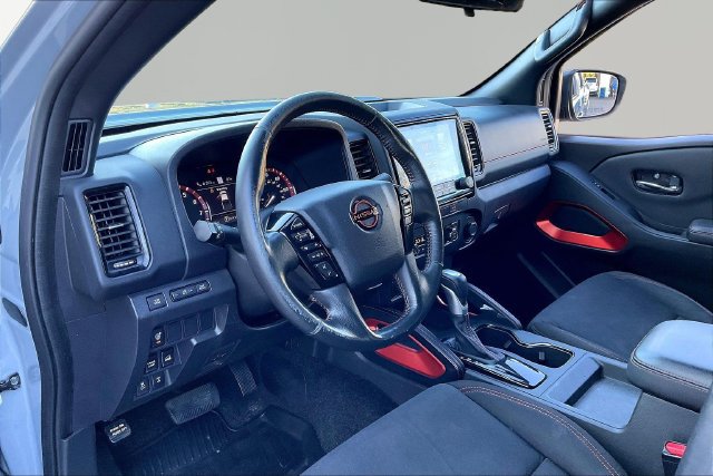 Used 2023 Nissan Frontier PRO-4X w/ Technology Package AWD/4WD image 12