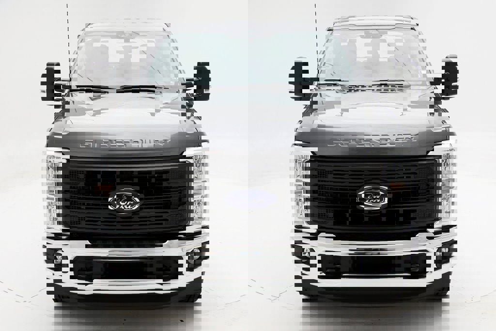 New 2025 Ford F250 XL w/ XL Chrome Package image 3