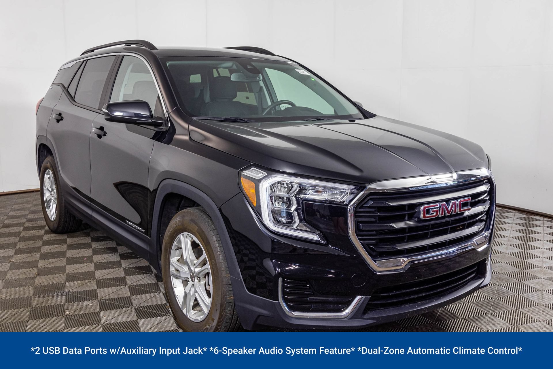 Used 2023 GMC Terrain SLE w/ Driver Convenience Package FWD image 15