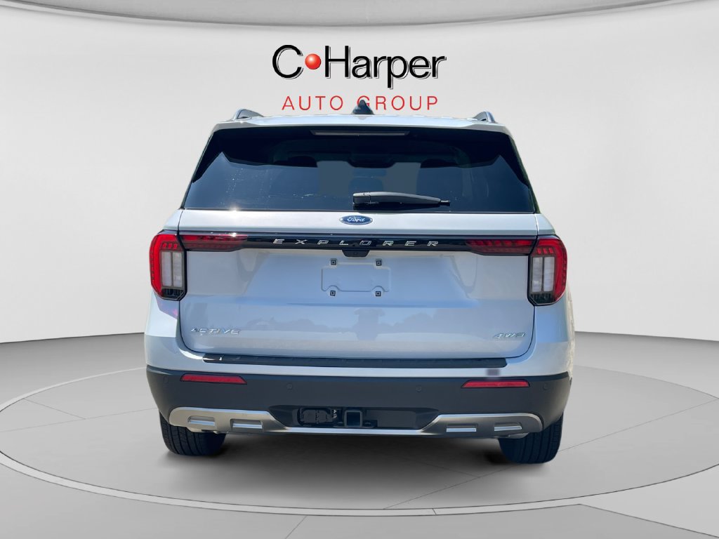 Used 2026 Ford Explorer Active AWD/4WD image 4
