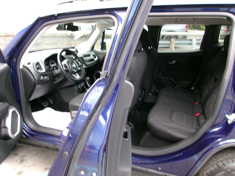 Used 2021 Jeep Renegade Latitude w/ Convenience Group AWD/4WD image 12