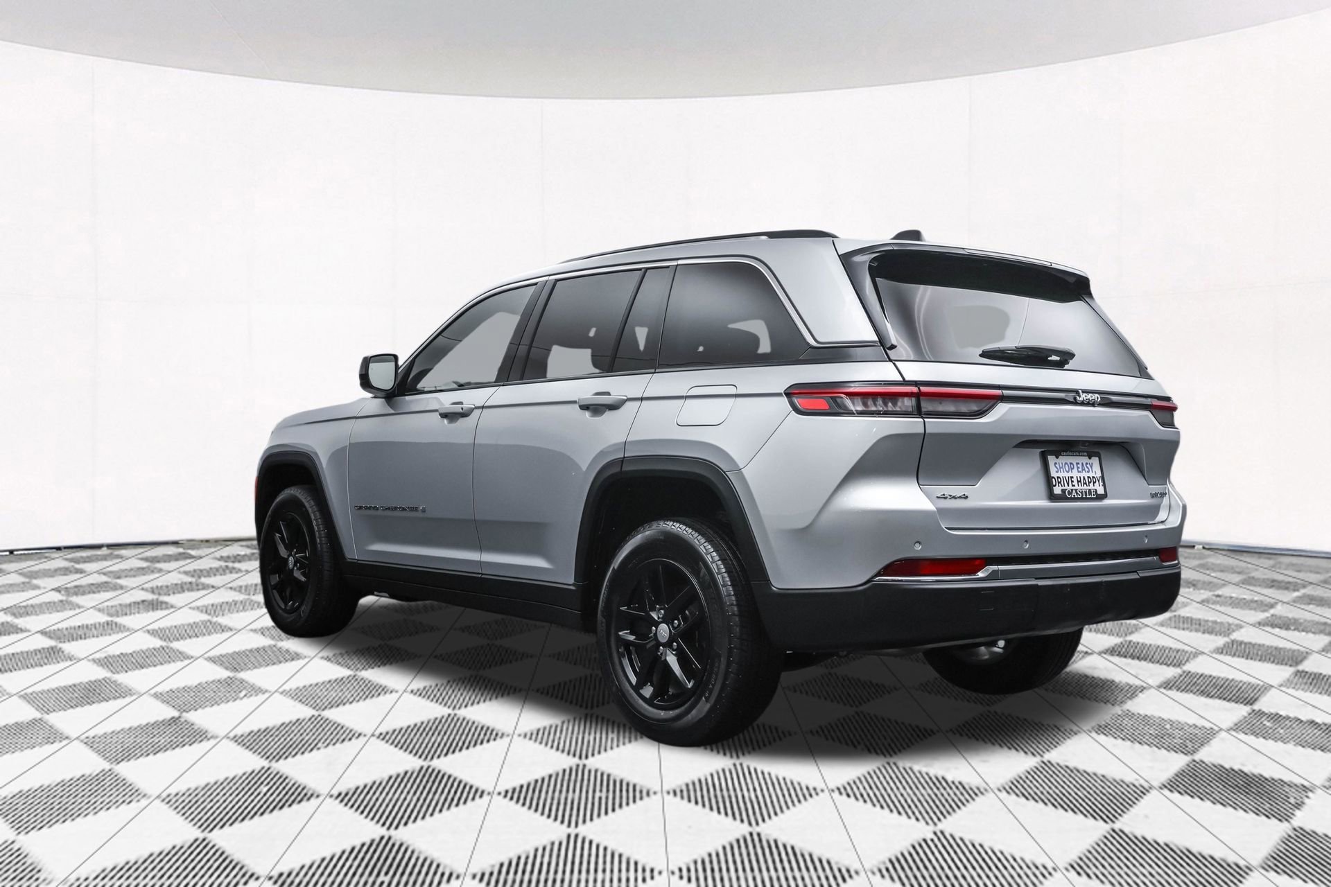 Used 2023 Jeep Grand Cherokee Laredo X image 43