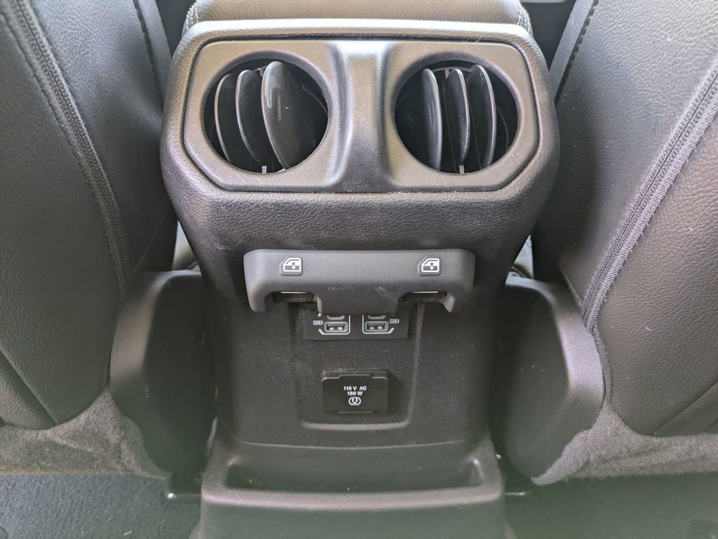 Used 2022 Jeep Wrangler Unlimited Sahara w/ LED Lighting Group AWD/4WD image 30