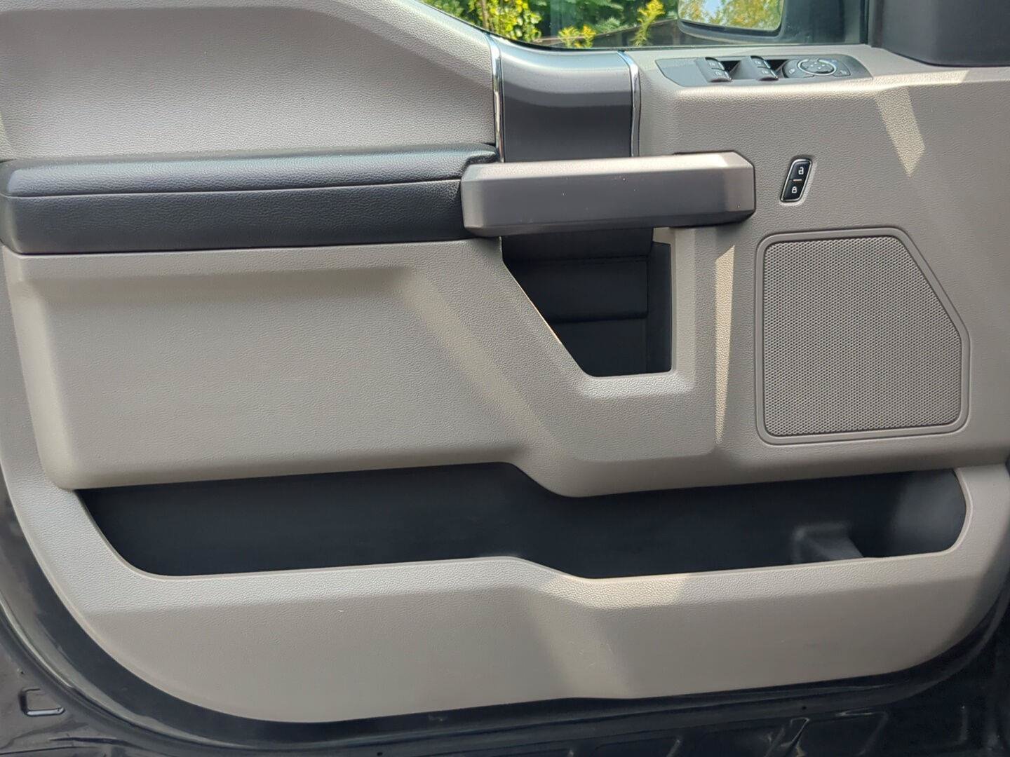Used 2019 Ford F150 XLT w/ Equipment Group 302A Luxury AWD/4WD image 12