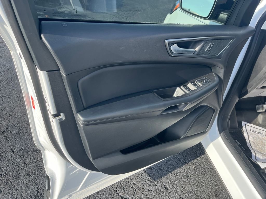 Used 2024 Ford Edge SE w/ Black Appearance Package image 18
