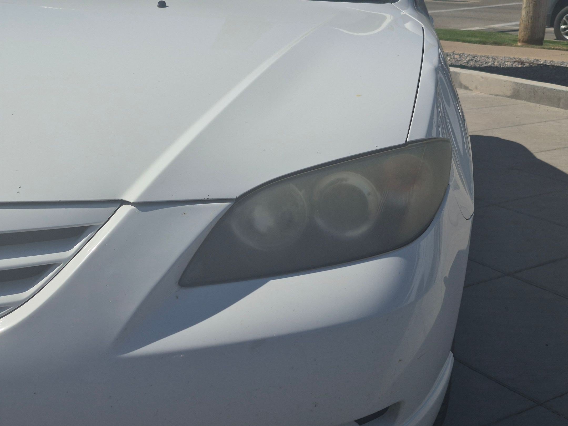 Used 2005 MAZDA MAZDA3 s w/ Moonroof & 6-CD Pkg FWD image 12