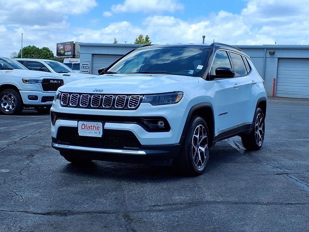 Used 2025 Jeep Compass Limited AWD/4WD image 2