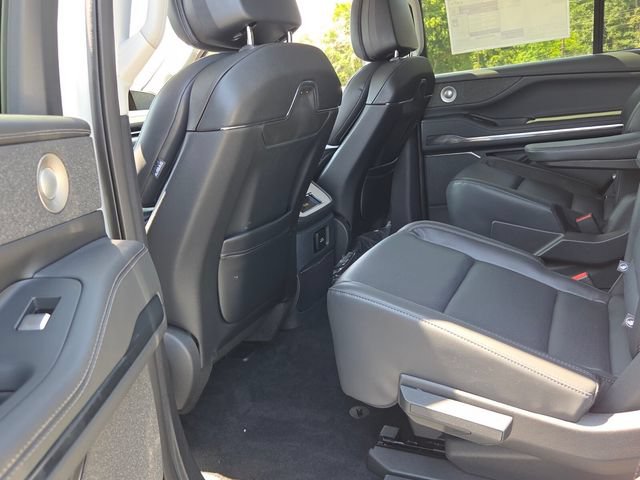 New 2027 Lincoln Navigator Reserve AWD/4WD image 14