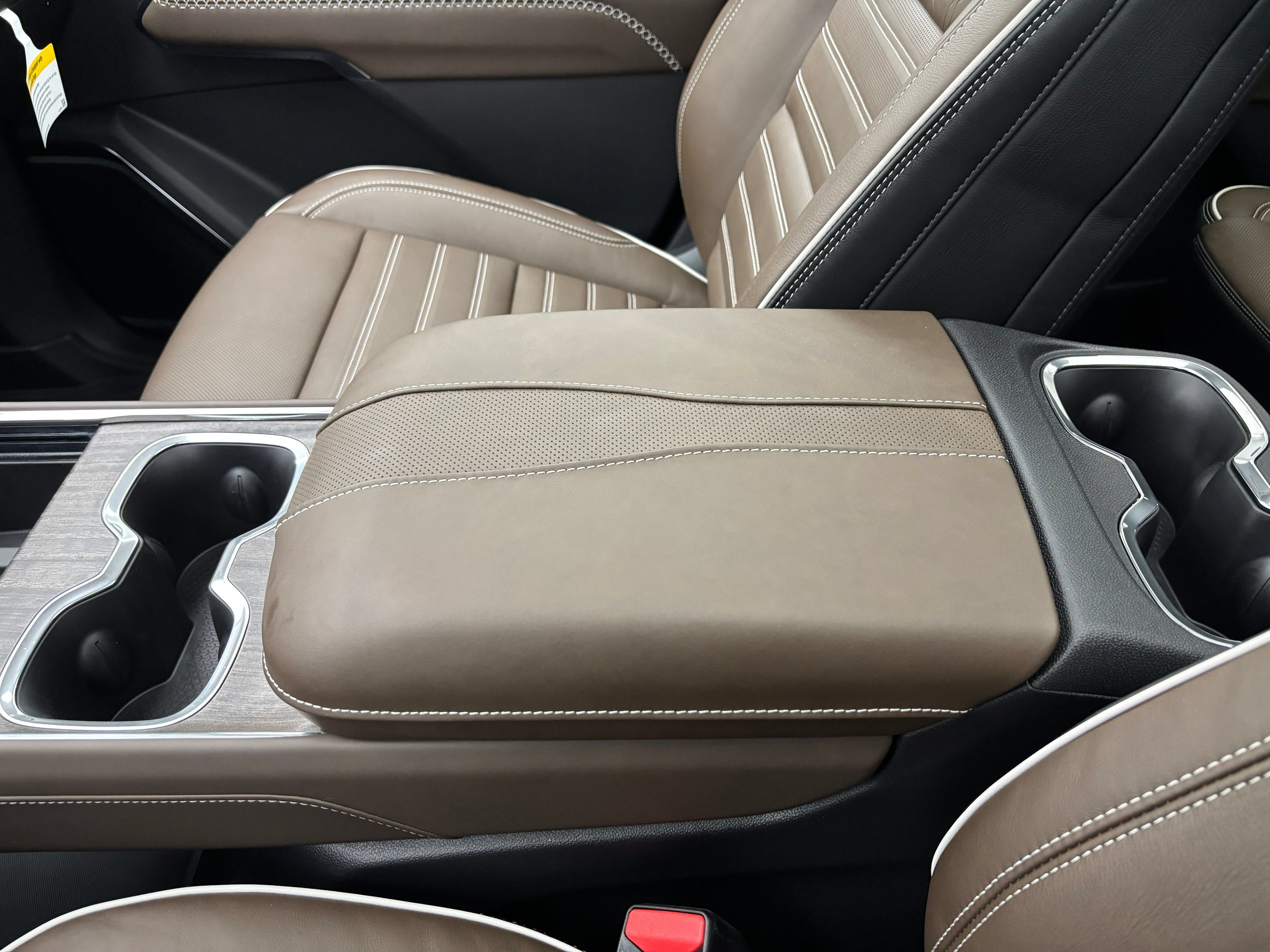 New 2027 GMC Acadia Denali Ultimate w/ LPO, Floor Liner Package AWD/4WD image 37