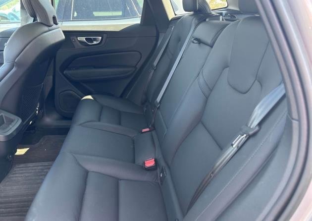 Used 2023 Volvo XC60 B5 Plus w/ Climate Package image 5