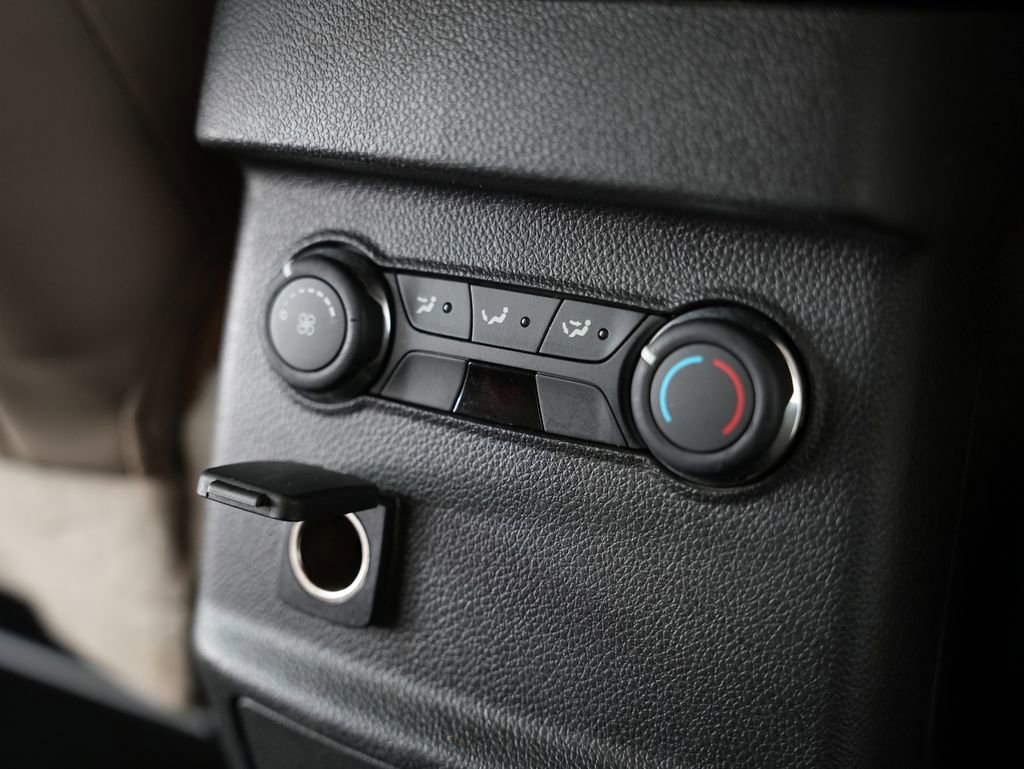 Used 2013 Ford Explorer XLT image 41