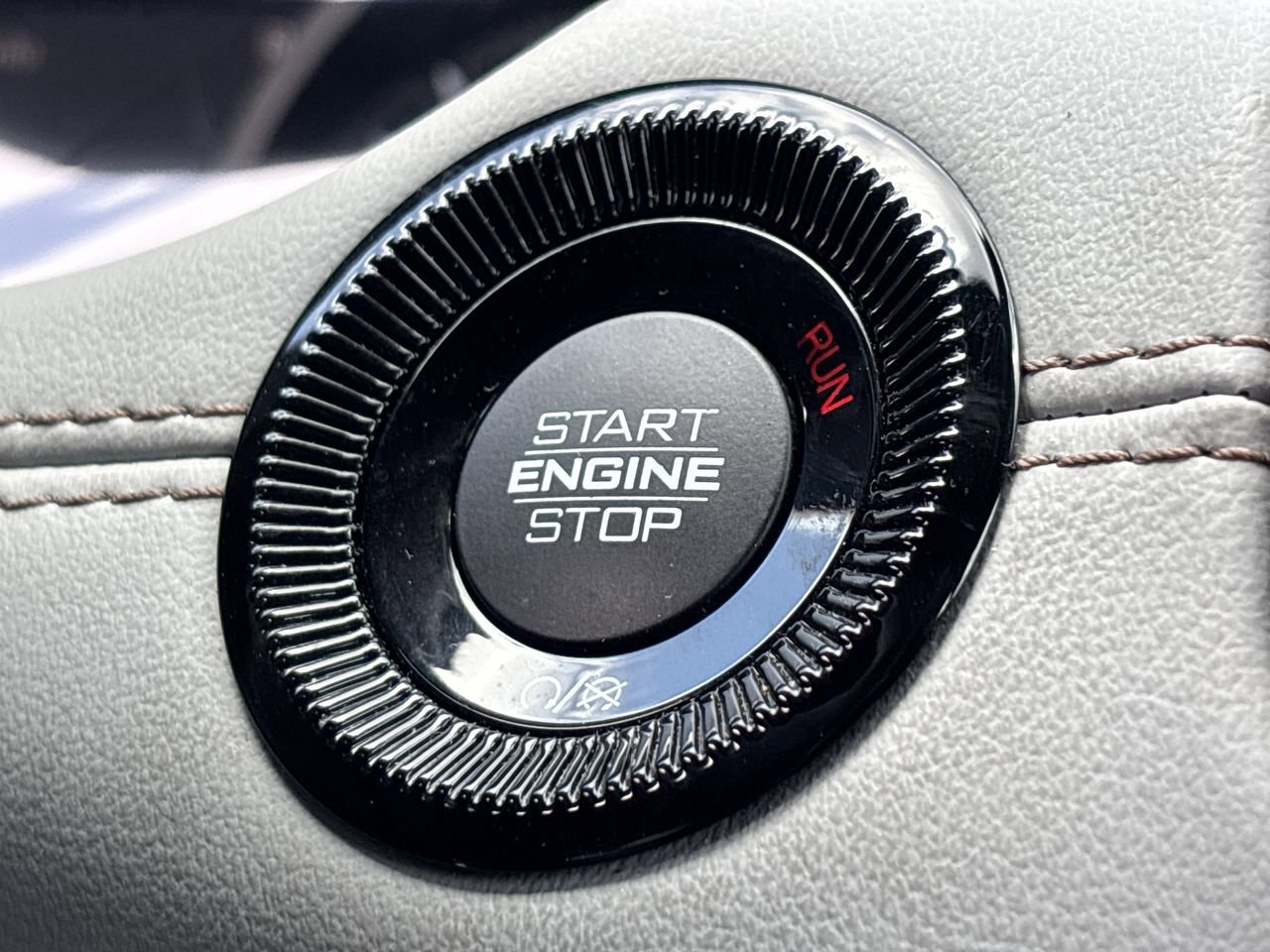 Used 2023 Jeep Compass Limited image 28