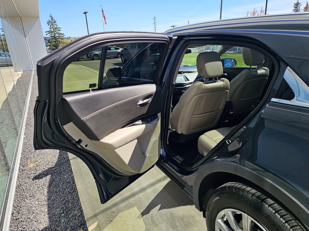 Used 2019 Cadillac XT4 Premium Luxury w/ Cold Weather Package image 15