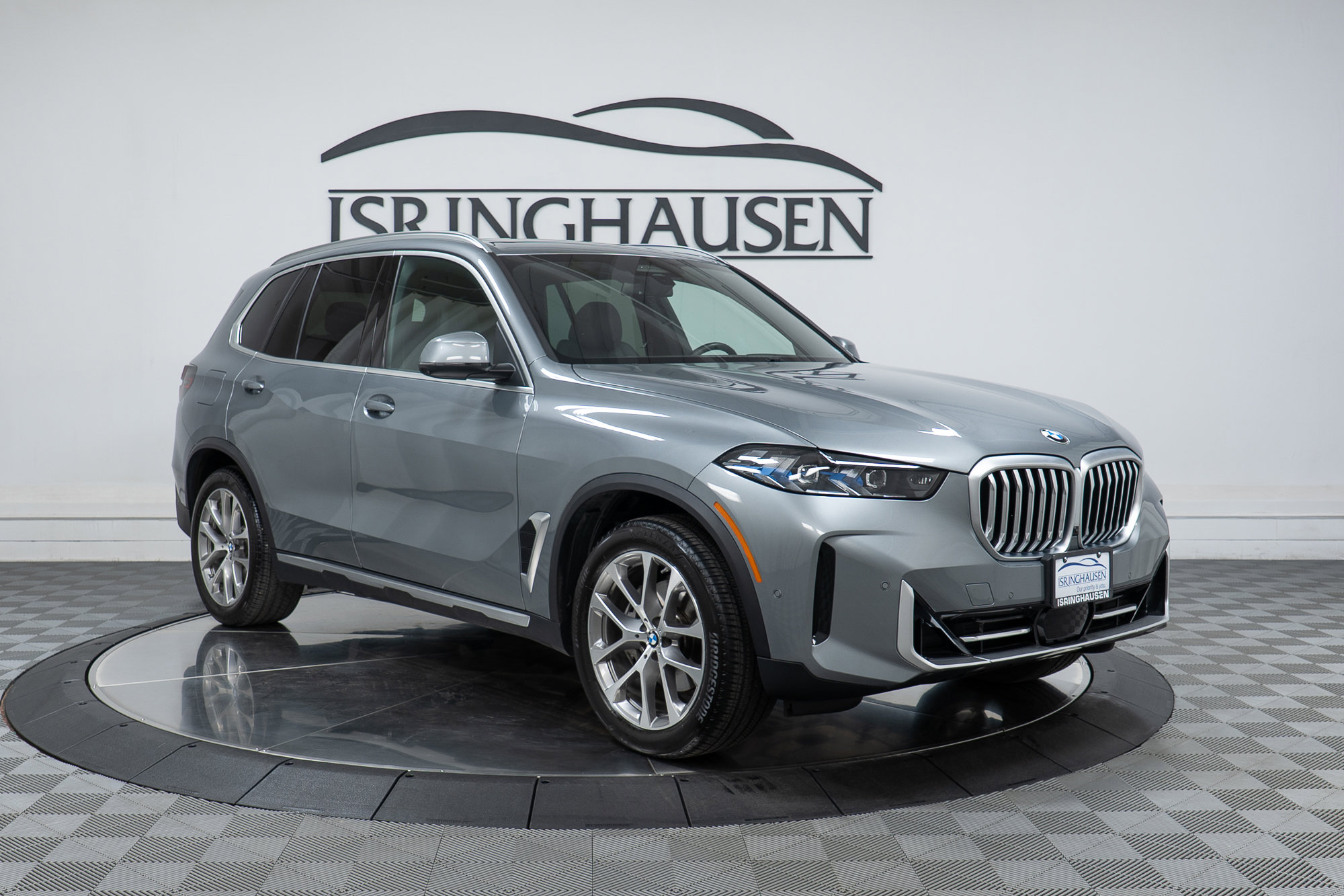 Used 2024 BMW X5 xDrive40i w/ Premium Package AWD/4WD image 3