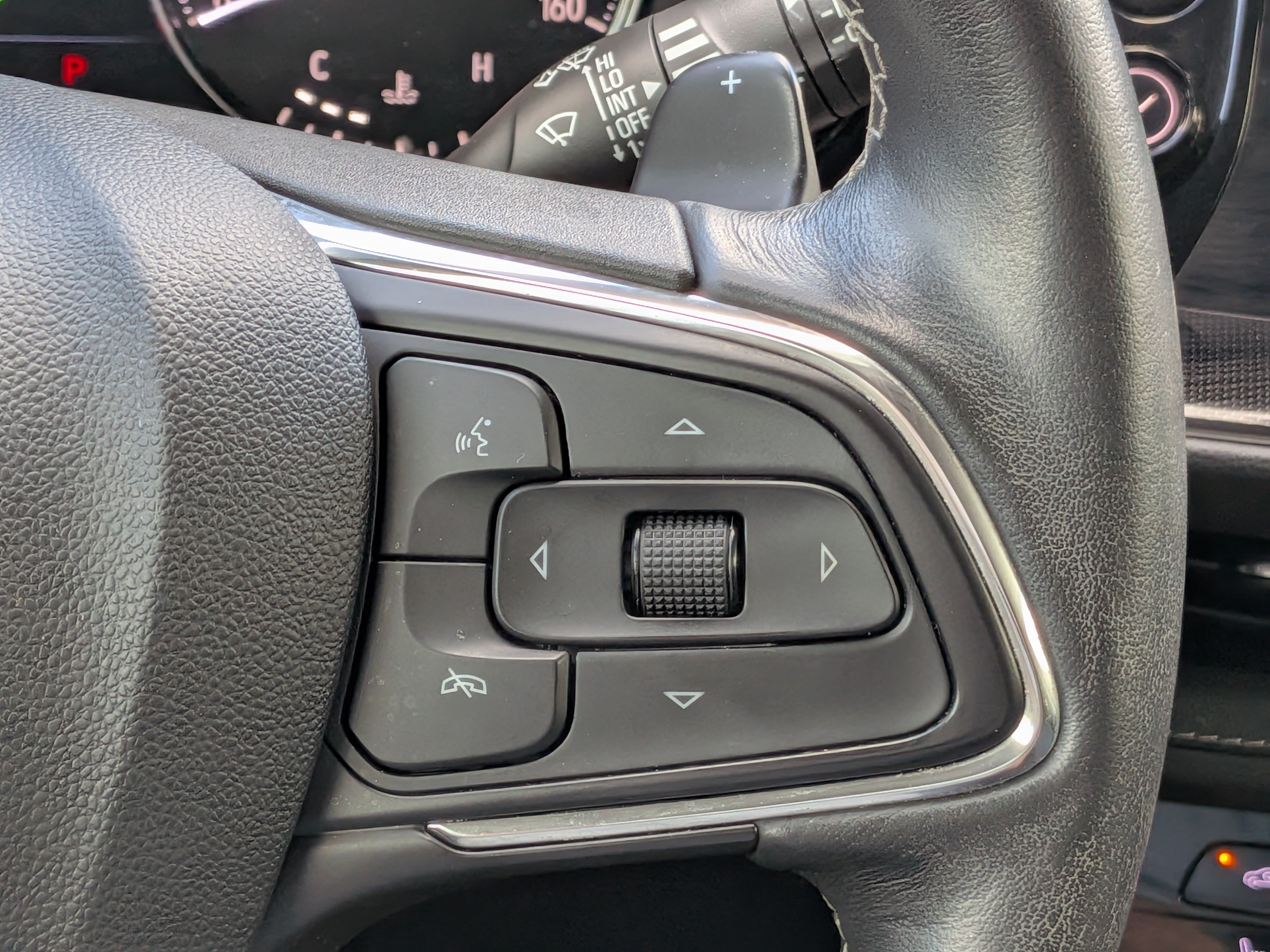 Certified 2023 Buick Envision Essence FWD image 27