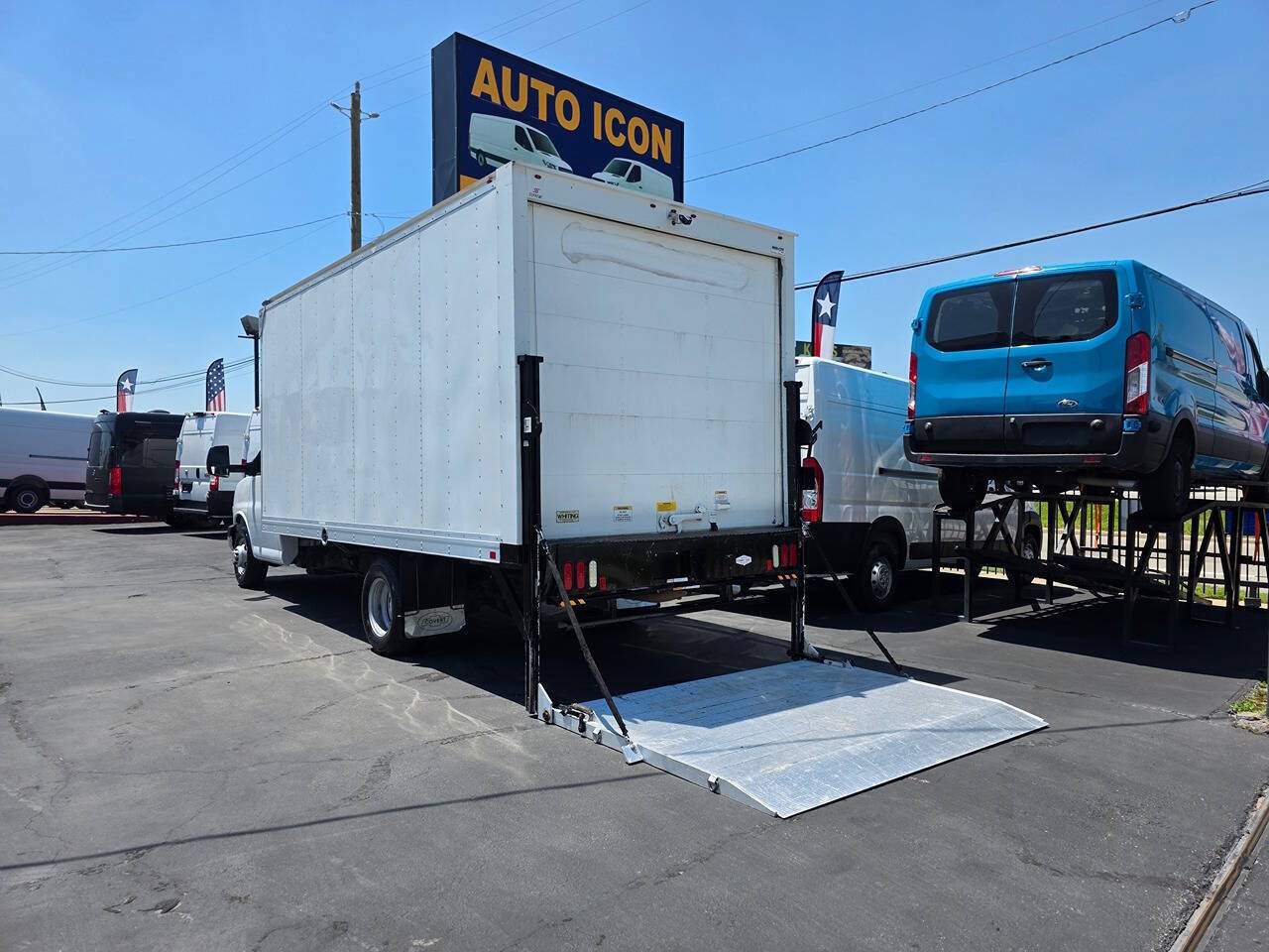 Used 2020 Chevrolet Express 3500 Extended w/ Power Convenience Package RWD image 13