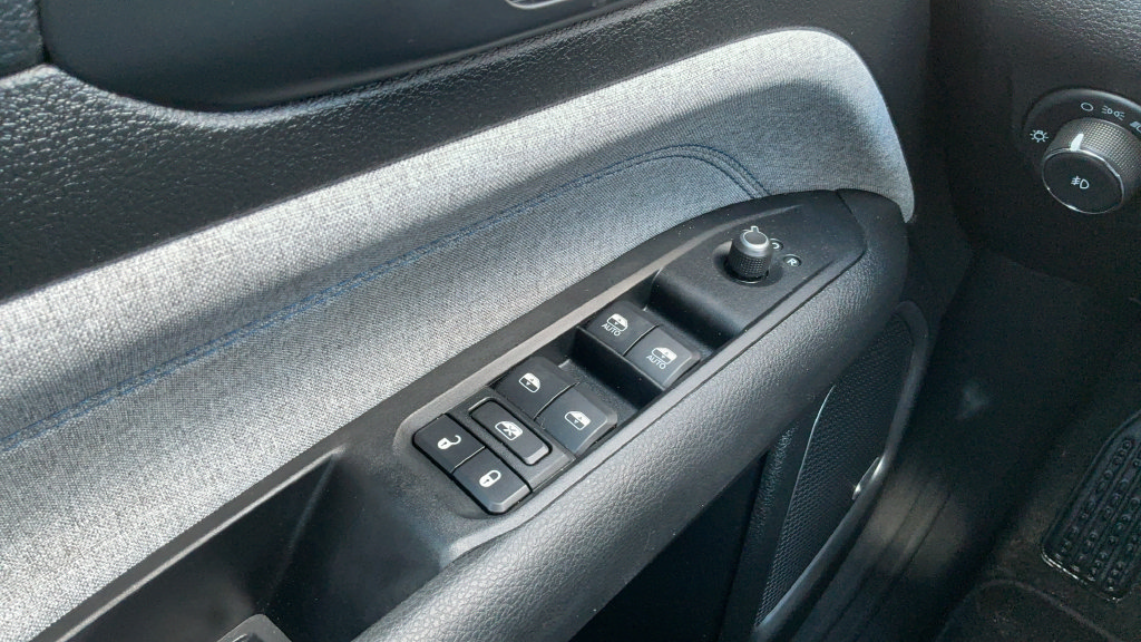 Used 2022 Jeep Compass Latitude w/ Sun and Sound Group FWD image 14