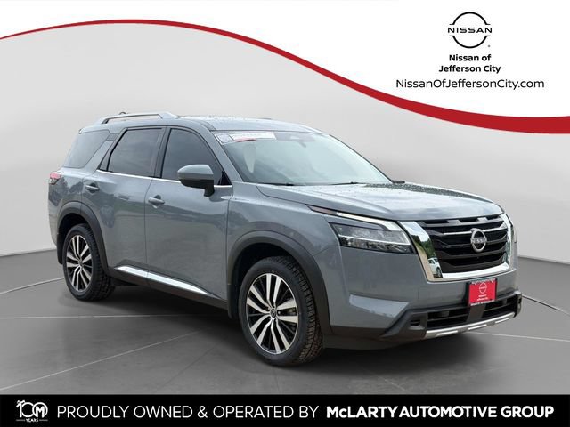 Used 2023 Nissan Pathfinder Platinum AWD/4WD image 1
