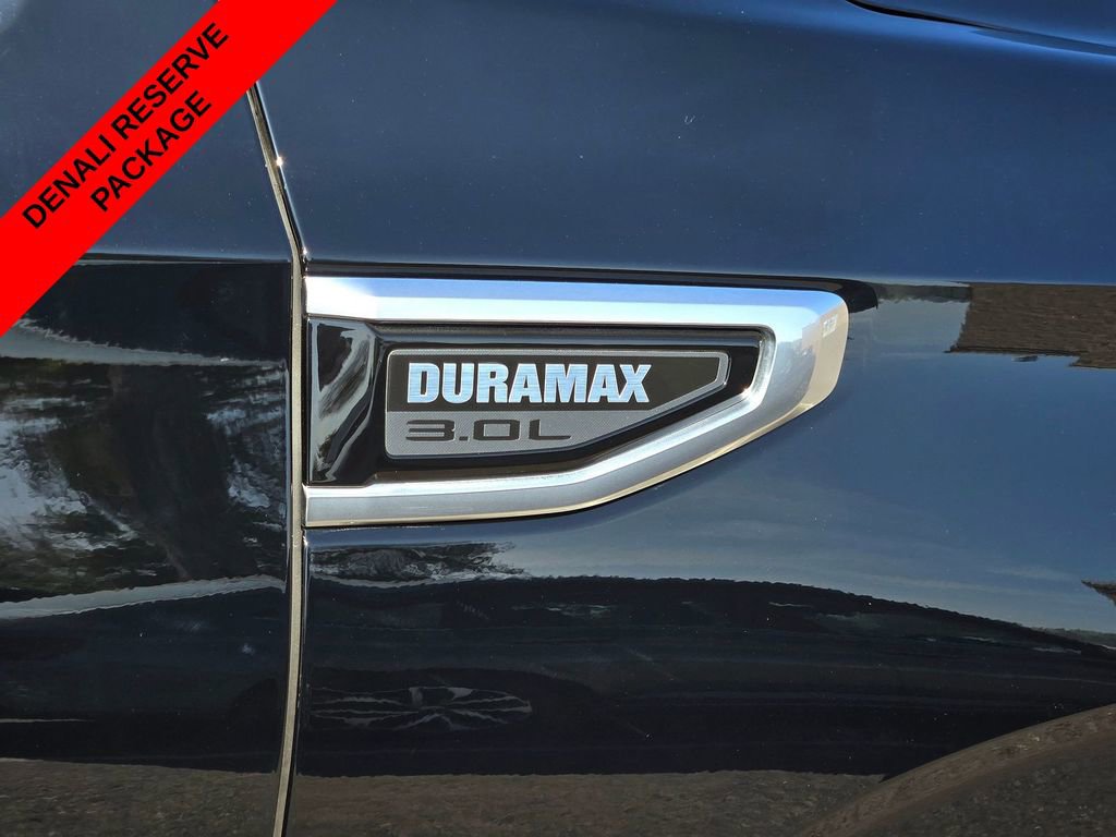 Used 2023 GMC Yukon Denali w/ Denali Reserve Package image 9