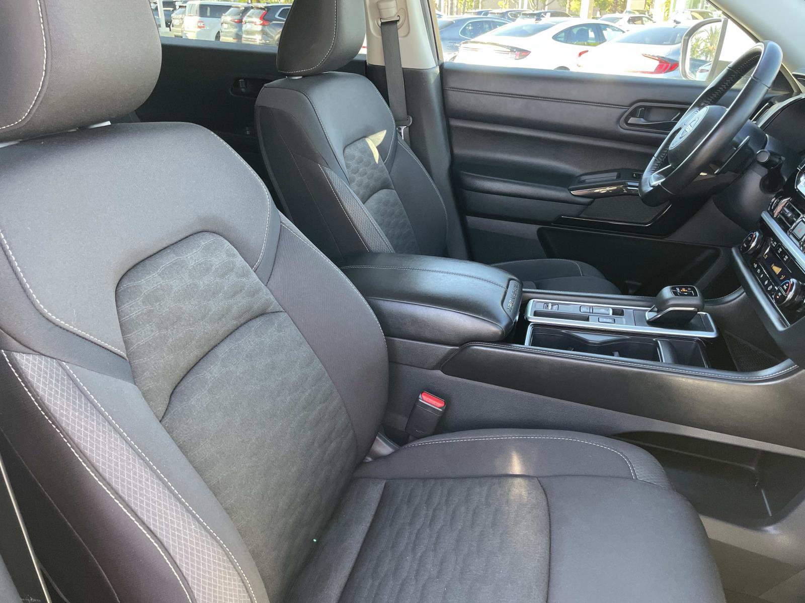 Used 2024 Nissan Pathfinder SV image 25