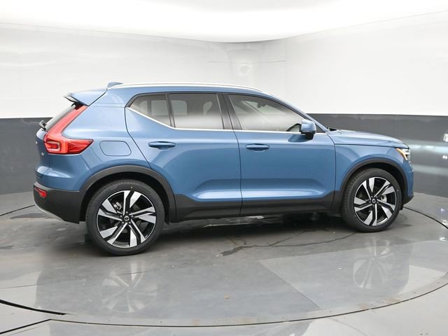 Used 2023 Volvo XC40 B5 Plus w/ Driver Assist Package AWD/4WD image 9