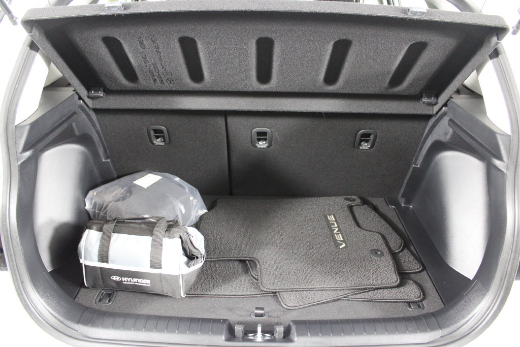 Certified 2026 Hyundai Venue SEL FWD image 16
