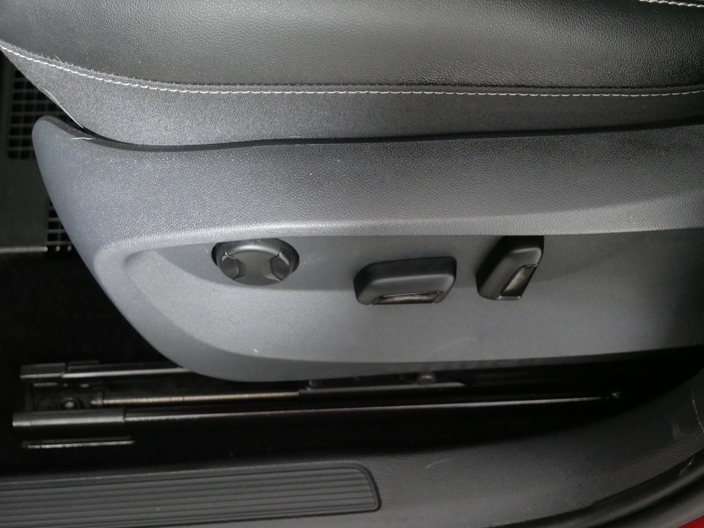 Certified 2022 Volkswagen Taos SEL w/ Panoramic Sunroof Package image 20