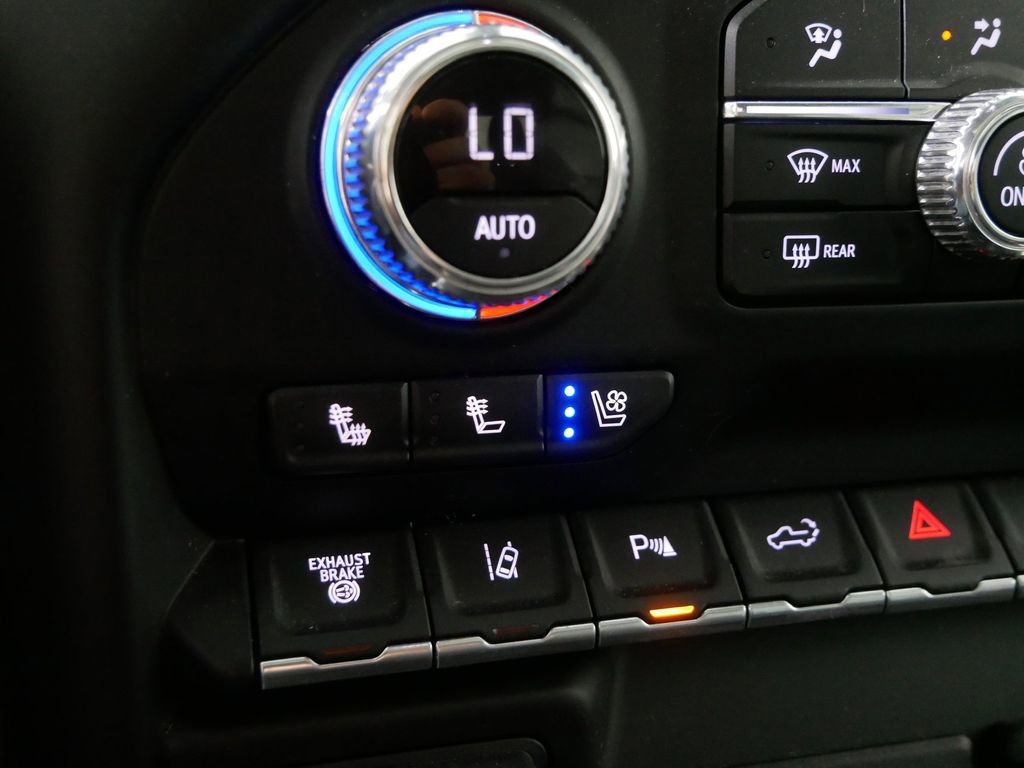 Used 2022 GMC Sierra 3500 Denali w/ Denali Ultimate Package image 28