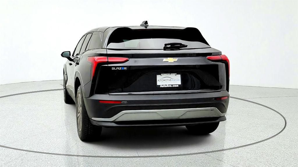 Used 2026 Chevrolet Blazer EV LT FWD image 6