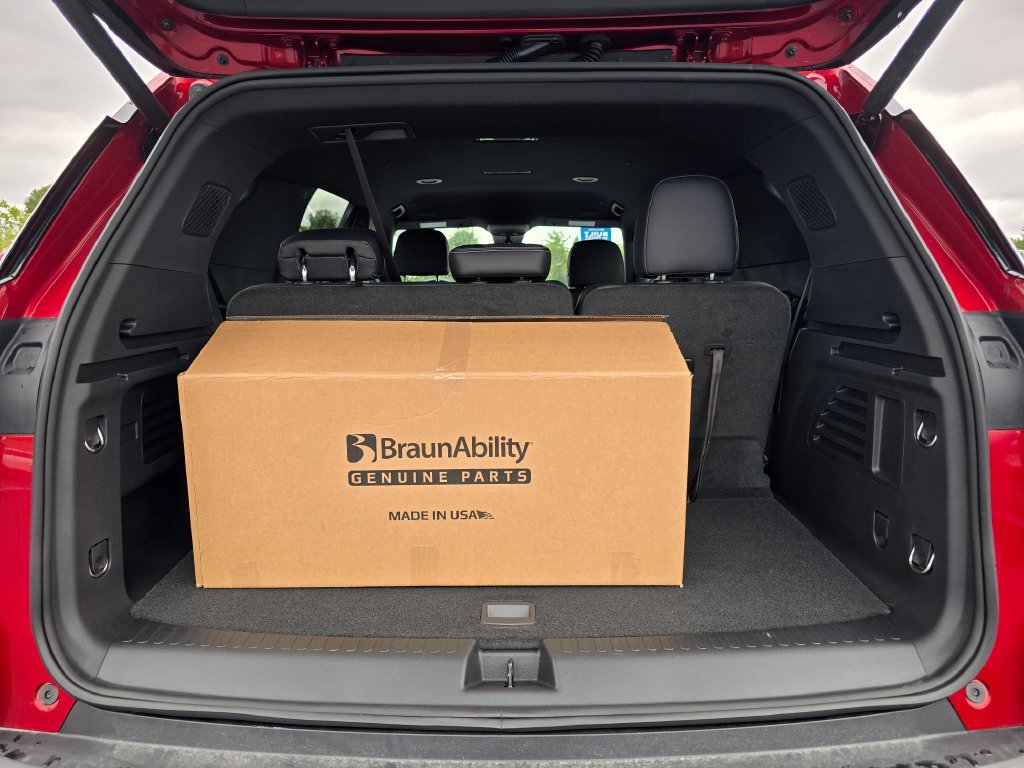 Used 2026 Chevrolet Traverse LT FWD image 24