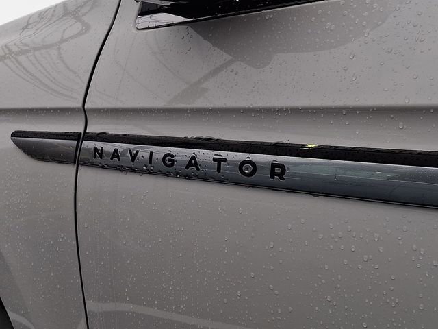 New 2026 Lincoln Navigator Reserve AWD/4WD image 21