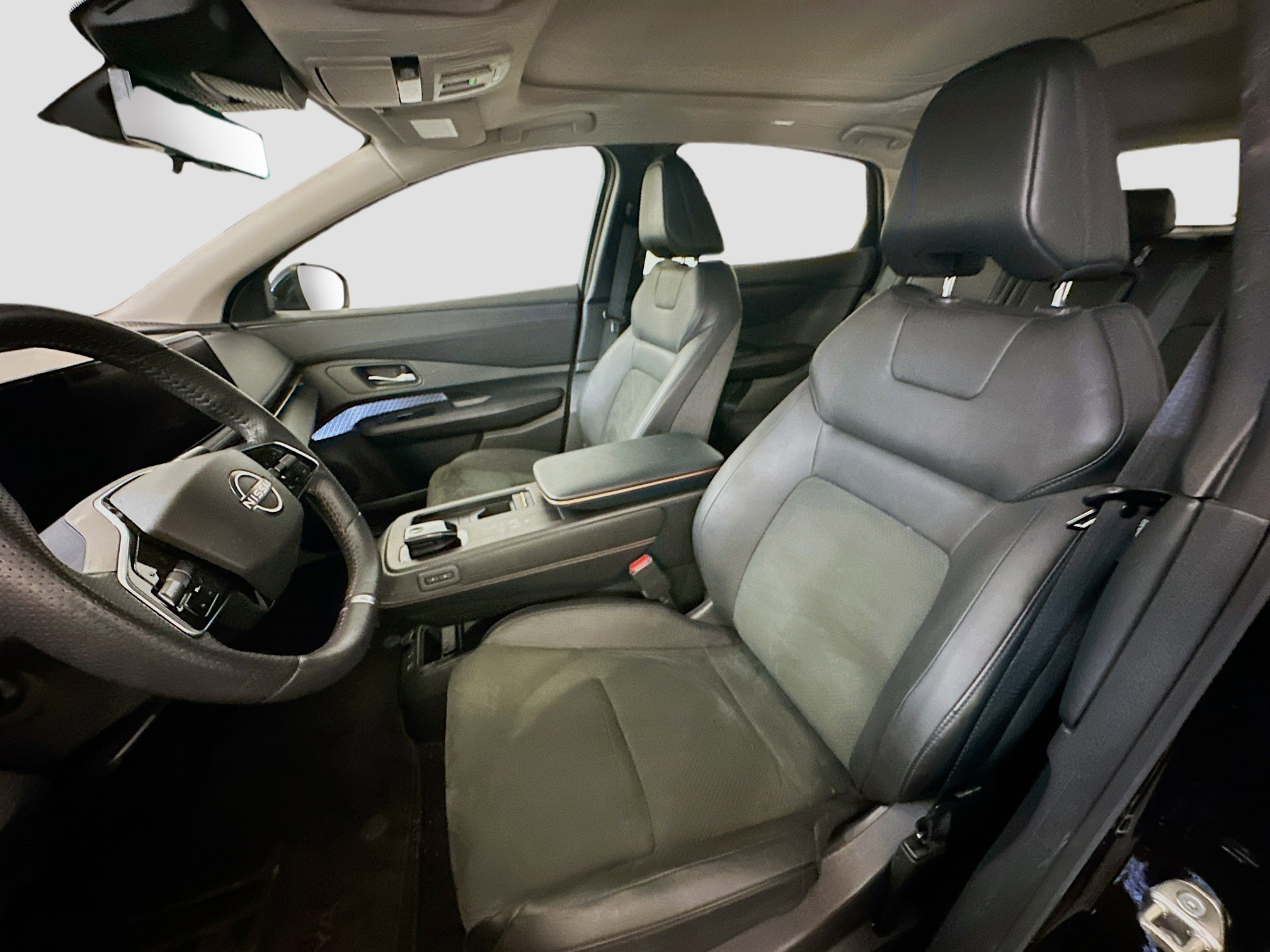 Used 2023 Nissan Ariya AWD image 13