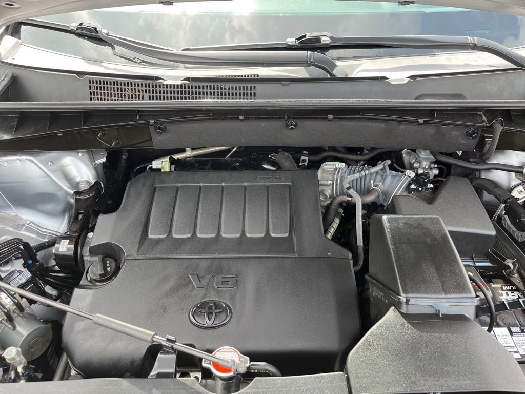 Used 2016 Toyota Highlander XLE image 13