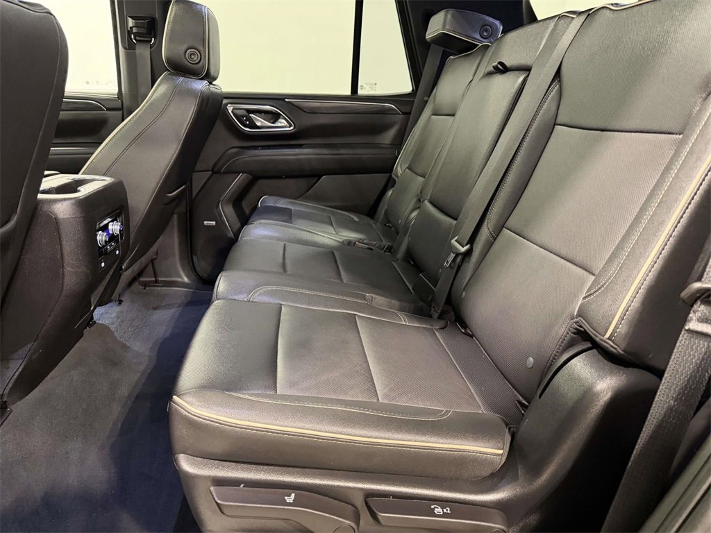 Used 2023 GMC Yukon SLT image 12