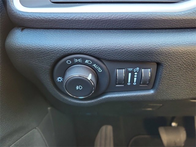 New 2026 Chrysler Pacifica Select image 10