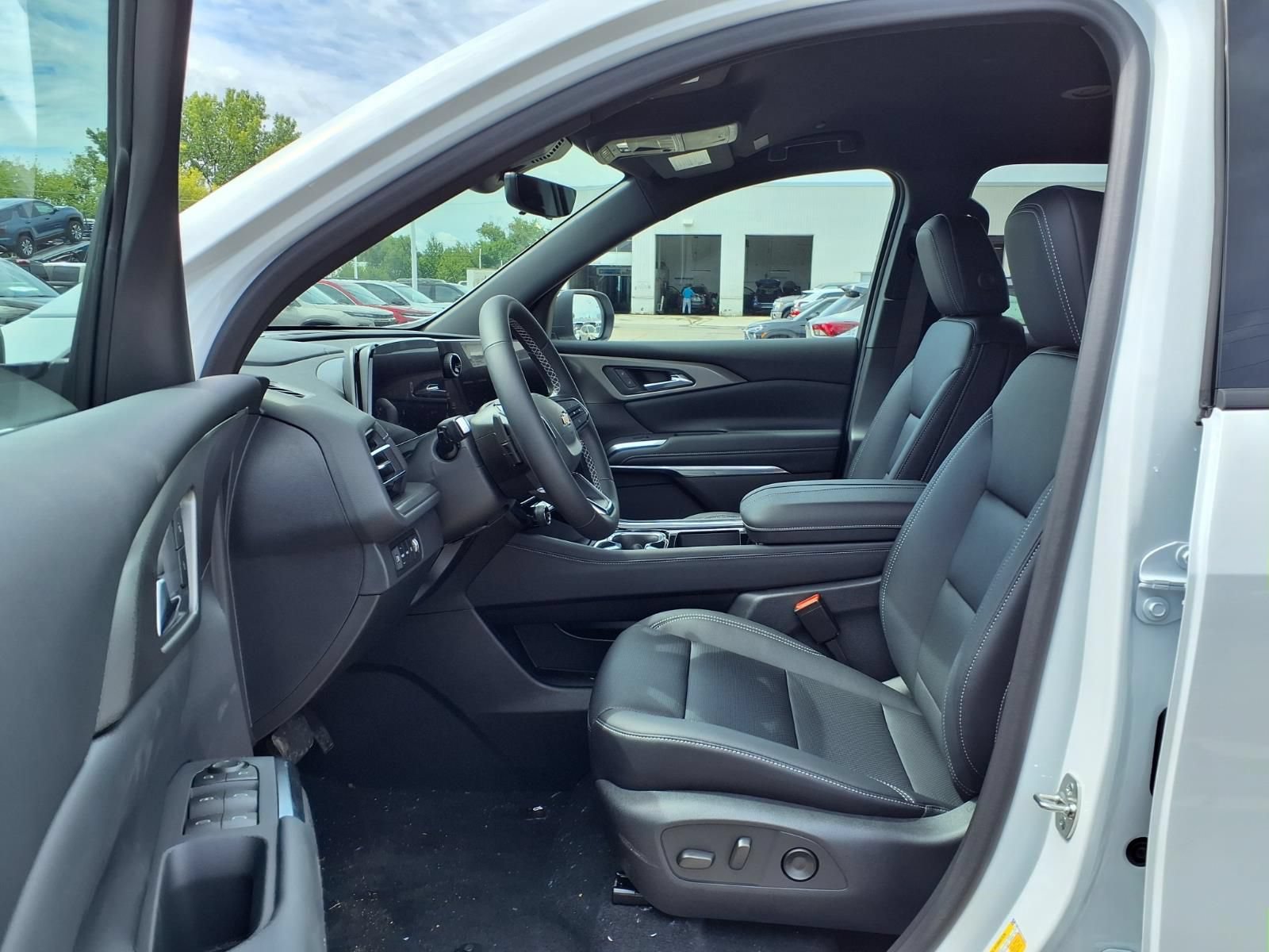 New 2027 Chevrolet Traverse LT w/ Driver Confidence Package AWD/4WD image 15