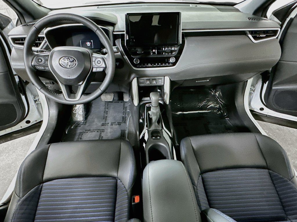 Used 2025 Toyota Corolla Cross AWD Hybrid w/ Convenience Package image 18