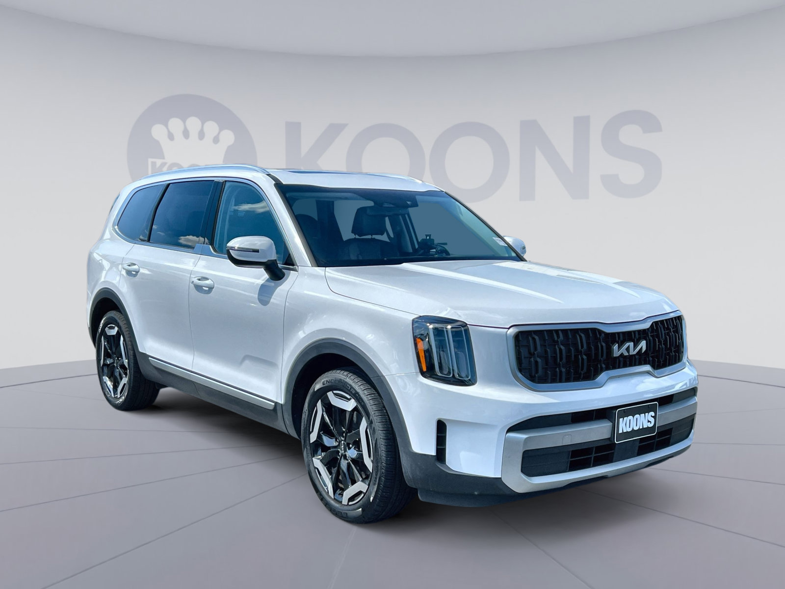 Used 2024 Kia Telluride EX w/ EX Captain's Chair Package AWD/4WD image 18