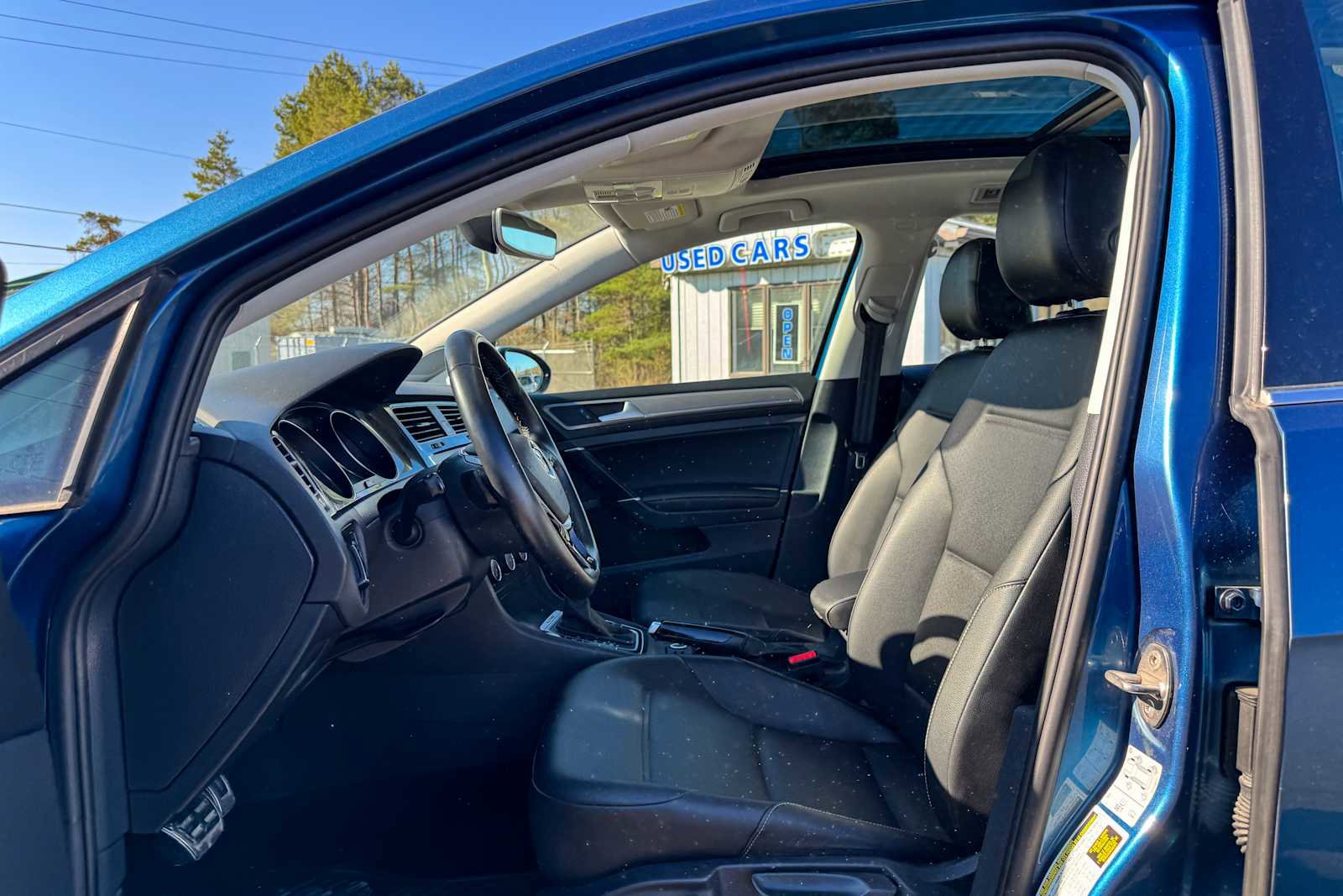 Used 2019 Volkswagen Golf Alltrack SE image 14