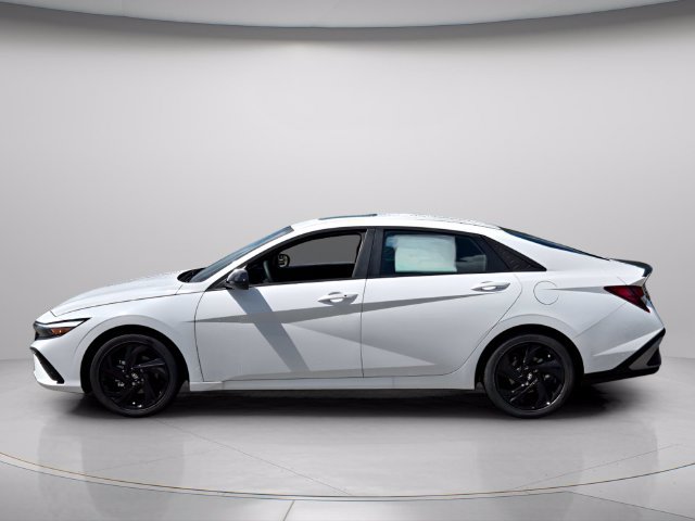 New 2026 Hyundai Elantra SEL Sport FWD image 2