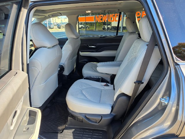 Used 2026 Toyota Grand Highlander AWD image 22