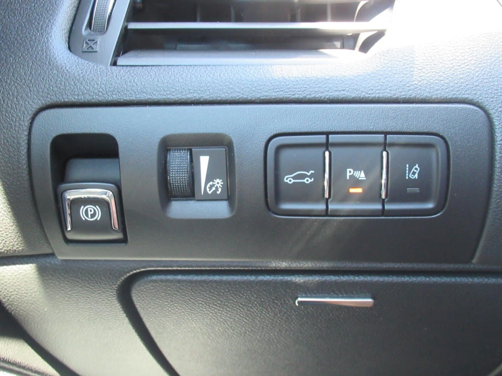 Used 2014 Chevrolet Impala LTZ FWD image 23