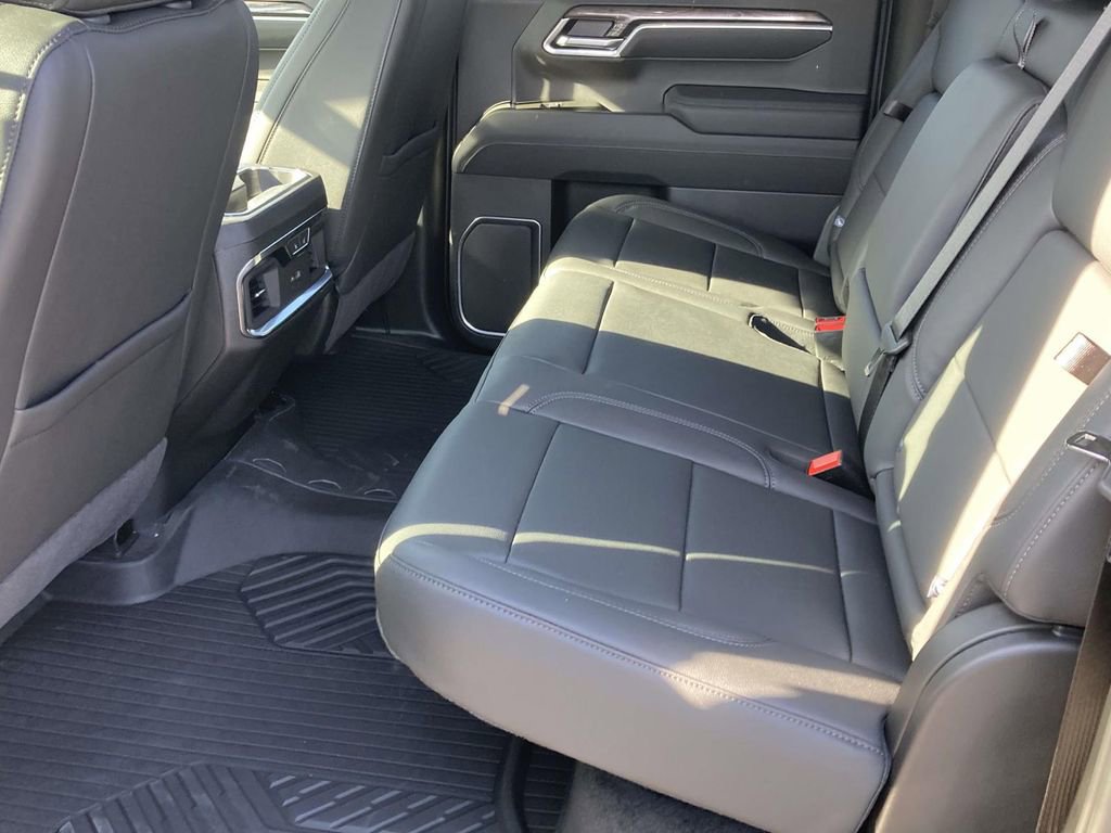 New 2026 Chevrolet Silverado 1500 LTZ w/ Z71 Off-Road Package AWD/4WD image 12