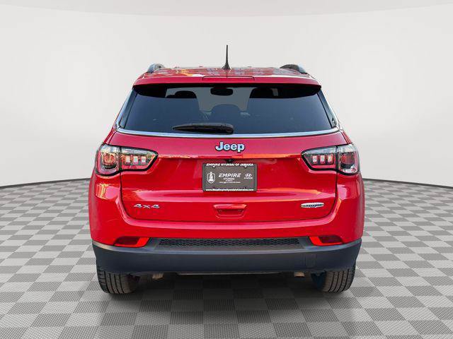 Used 2024 Jeep Compass Latitude AWD/4WD image 4
