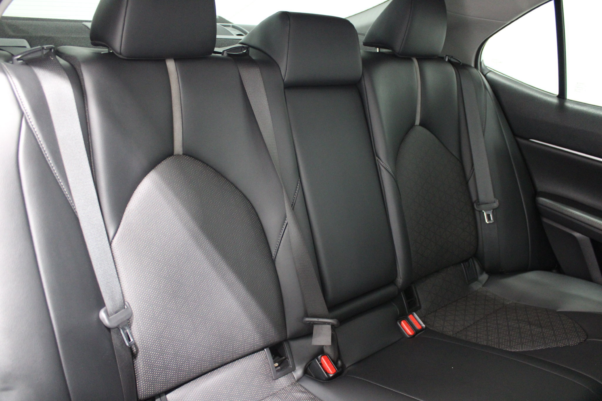 Used 2022 Toyota Camry XSE w/ Navigation Package FWD image 22