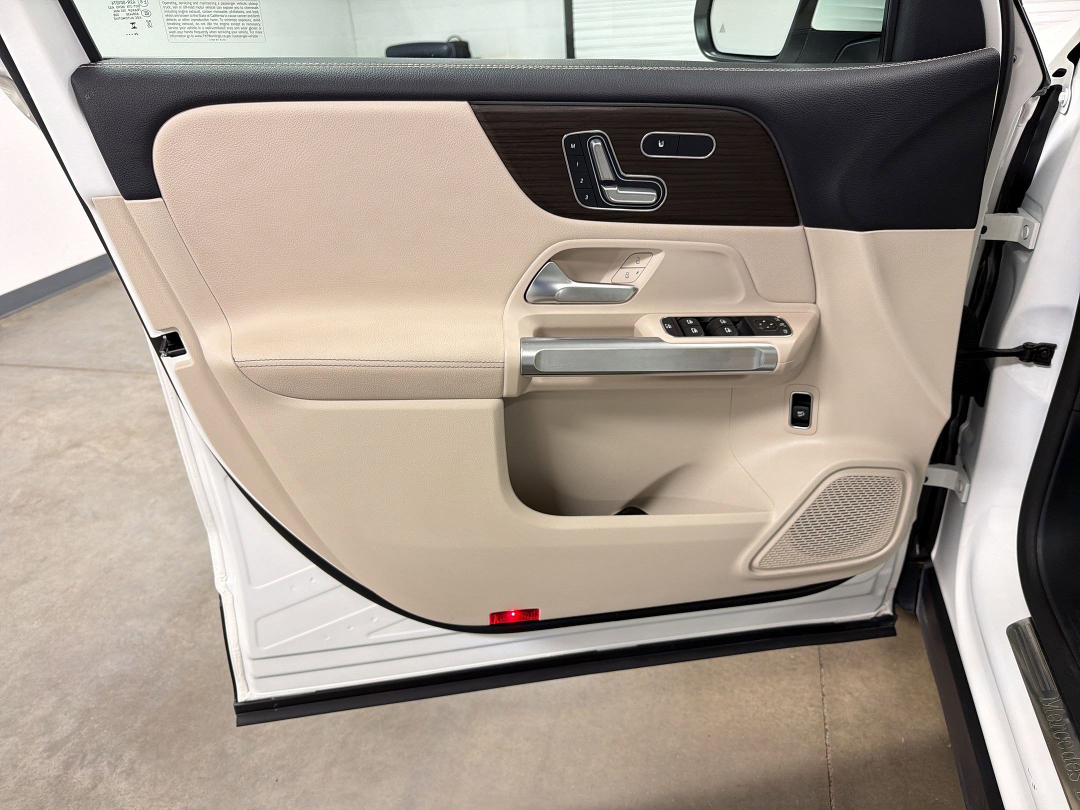 Used 2025 Mercedes-Benz GLB 250 image 19