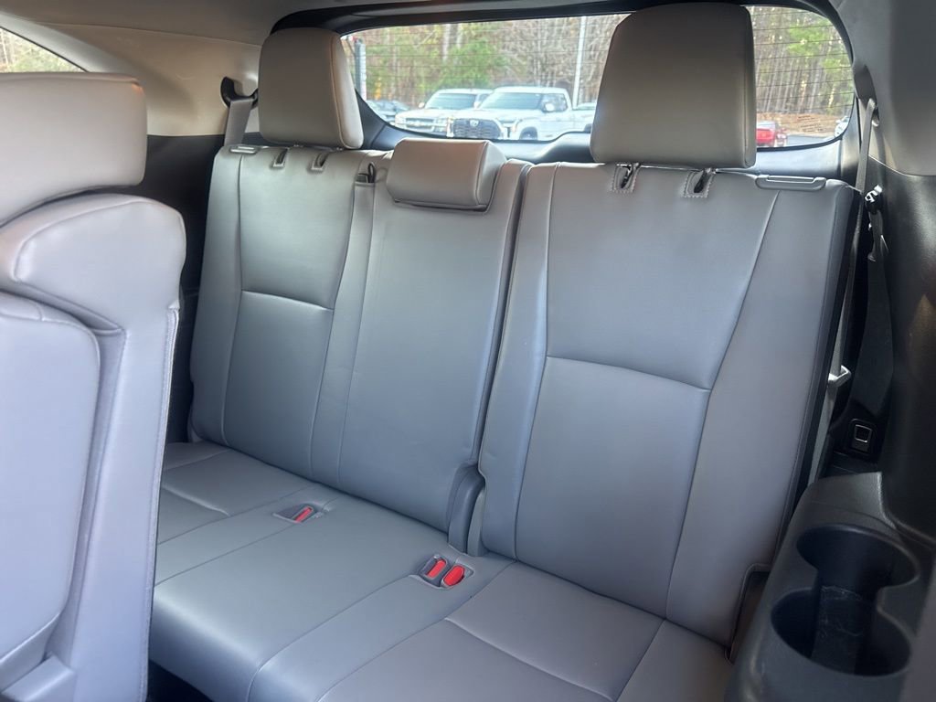 Used 2021 Toyota Highlander XLE image 13