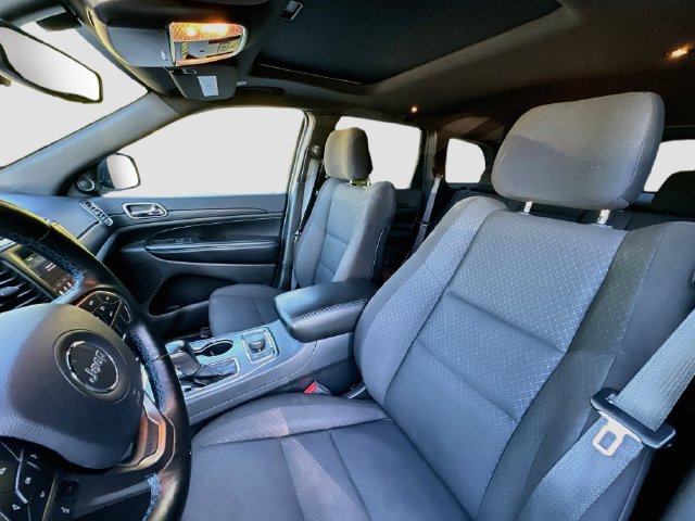 Used 2020 Jeep Grand Cherokee Laredo AWD/4WD image 20