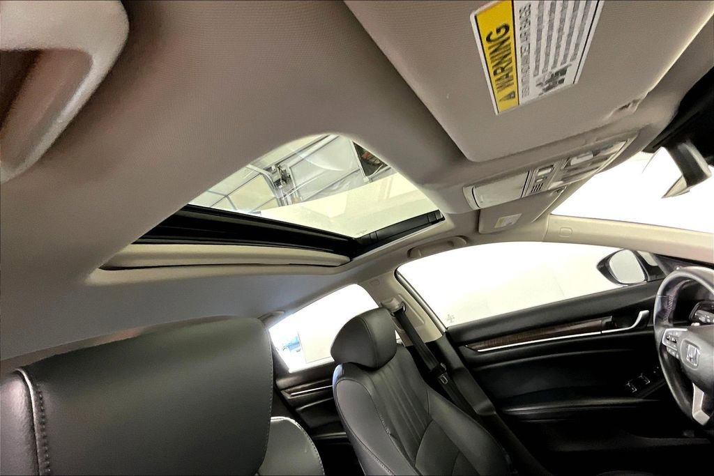 Used 2018 Honda Accord Touring image 23
