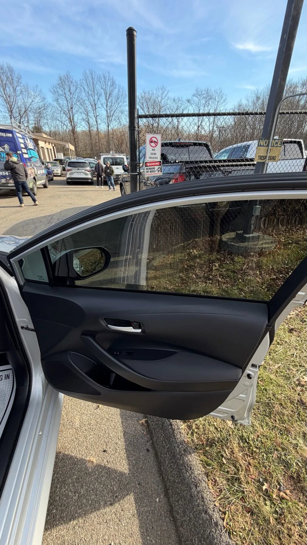 Used 2020 Toyota Corolla LE FWD image 12